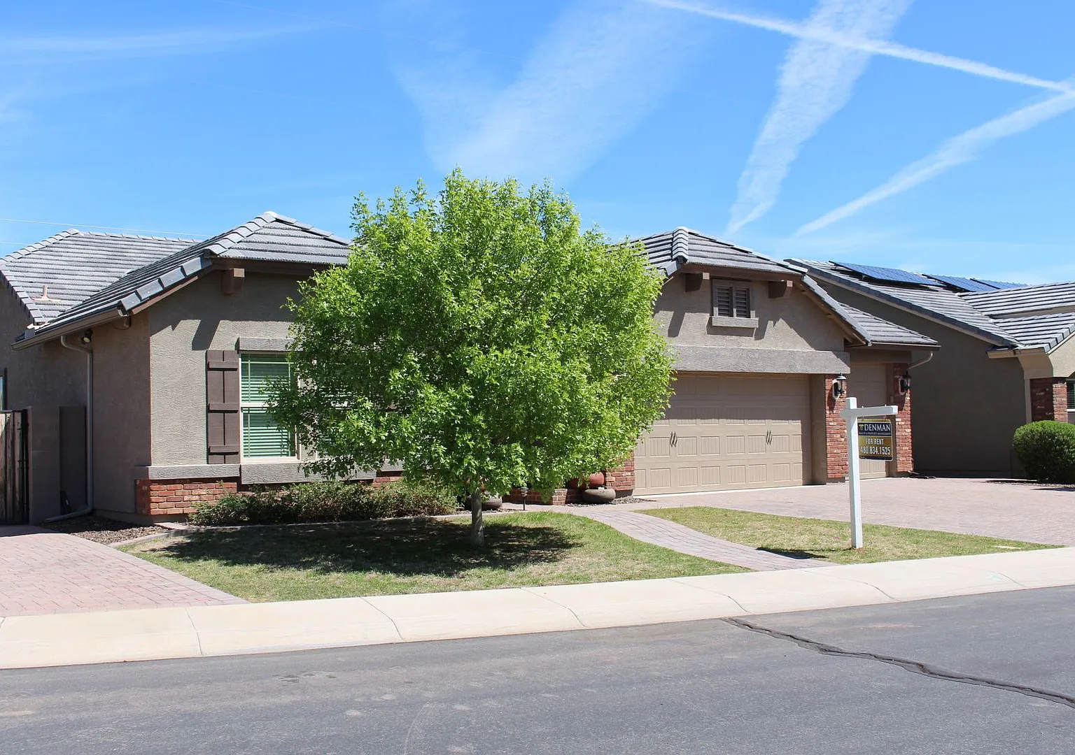 Near Eastmark - 4 Bedroom — Photo 2