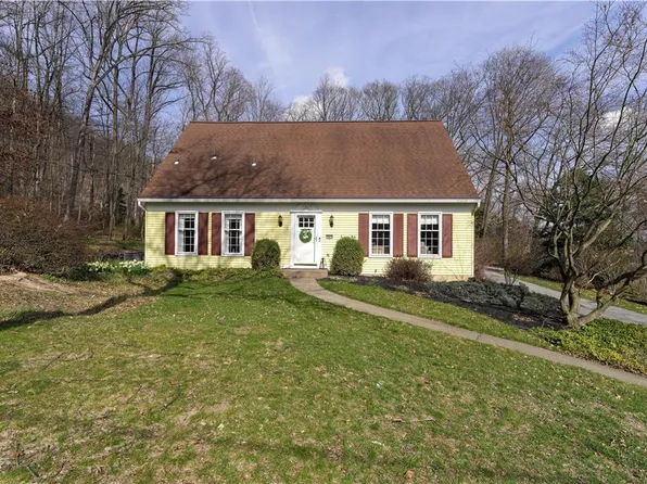 3473 Laurel Ln, Center Valley, PA 18034
