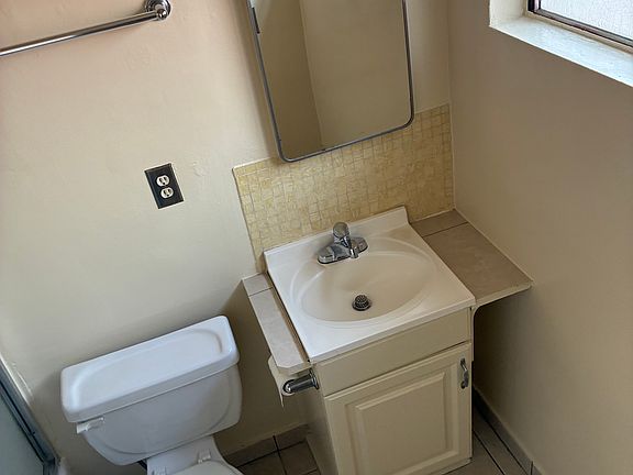 4th image of 535 E Santa Anita Ave #H