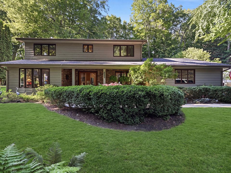 1st image of 17565 Beech Hill Dr