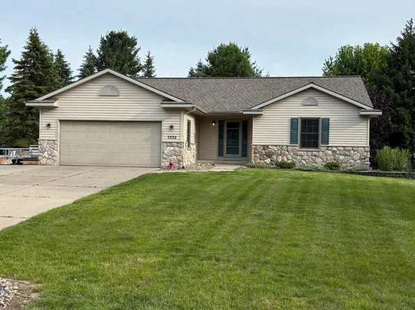 7532 Woodcliff Dr, Hudsonville, MI 49426