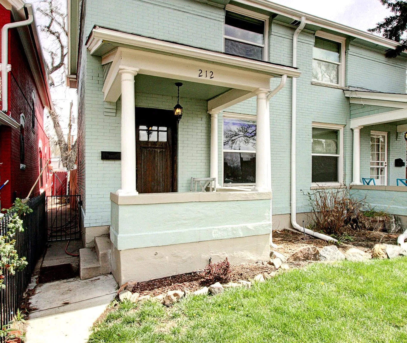 212 N Lincoln St — Photo 1