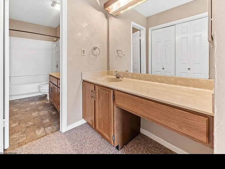 302 Whitetail Ct — Photo 8