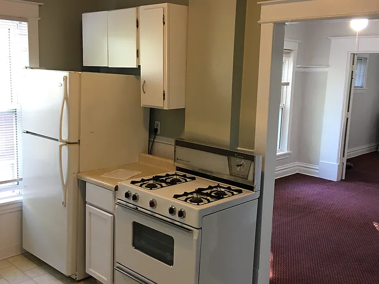 526 E 7th St #2 — Photo 11