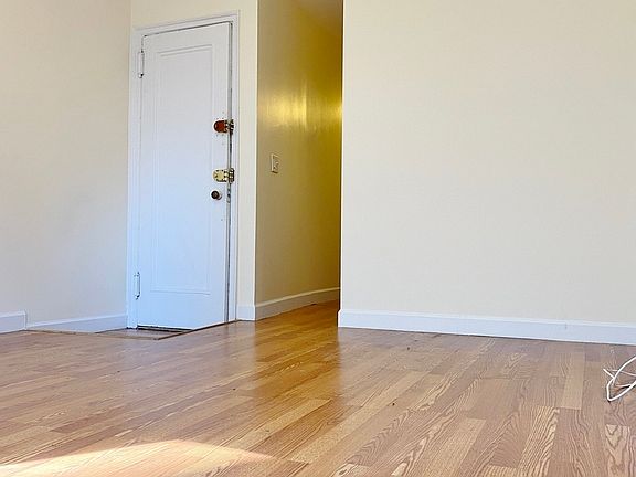 4th image of 1601 York Ave APT 3A