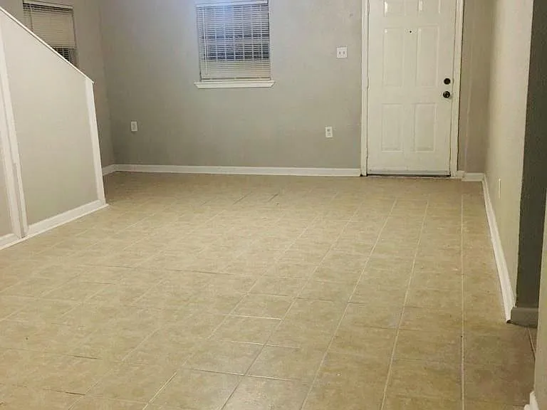513 Cypress Ave — Photo 9
