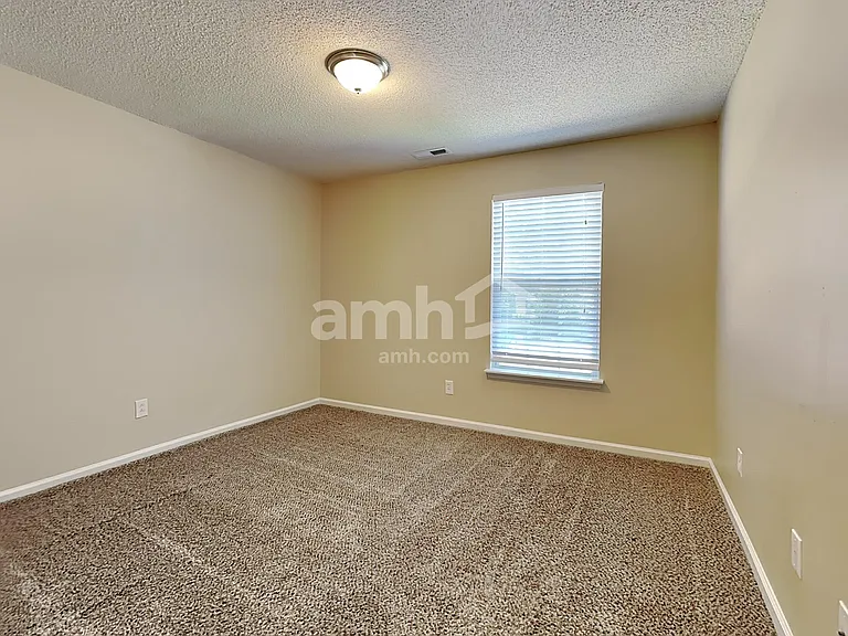 5013 Springdale Dr — Photo 17