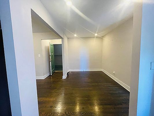 2nd image of 3900 Kings Hwy APT 5N