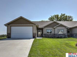 1110 Prairie Hill Cir, Louisville, NE 68037