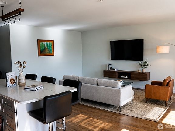 4th image of 2522 Rucker Avenue #407