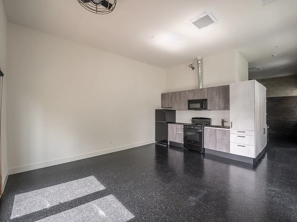 917-19 Cesar E Chavez Pkwy #9