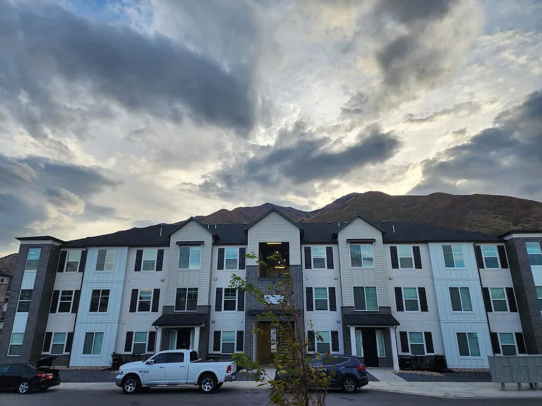 4735 S Alder Dr #F204 — Photo 1