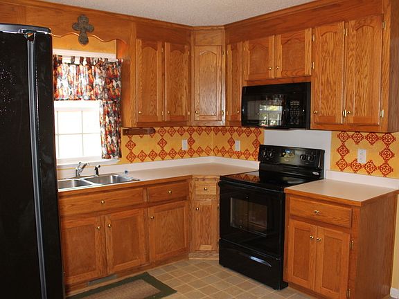 5th image of 1202 Pebble Creek Dr