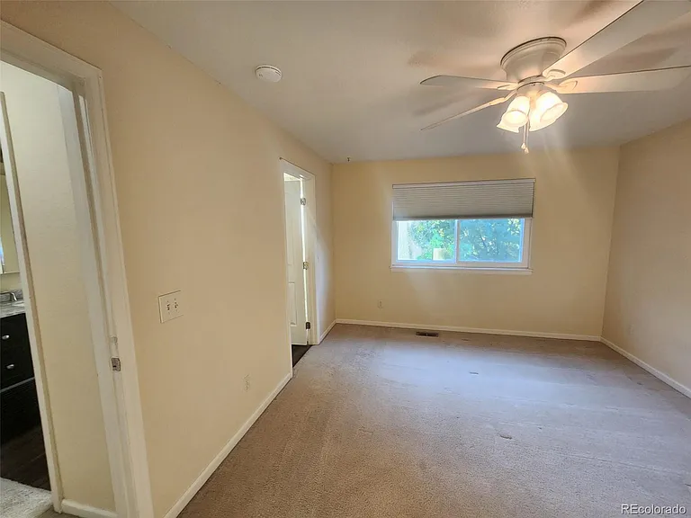9225 Clermont Dr — Photo 22