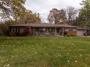 1594 N Oakwood Rd, Oshkosh, WI 54904