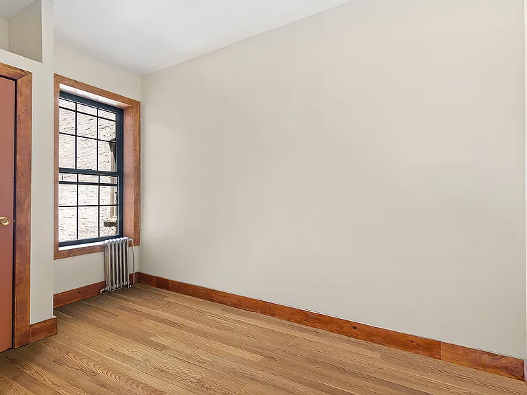 1567 De Kalb Ave #3R — Photo 8