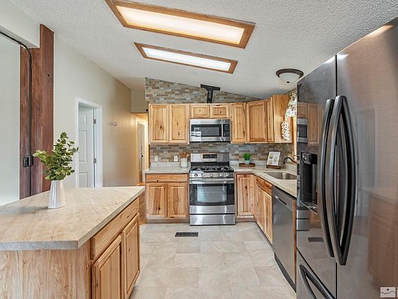 4th image of 3815 Sandstone Dr