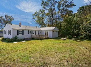 3 Creighton Pl, Coventry, RI 02816