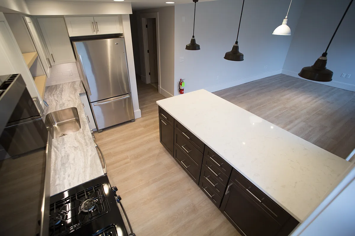 Building Photo - 2015 Broad Ave #B