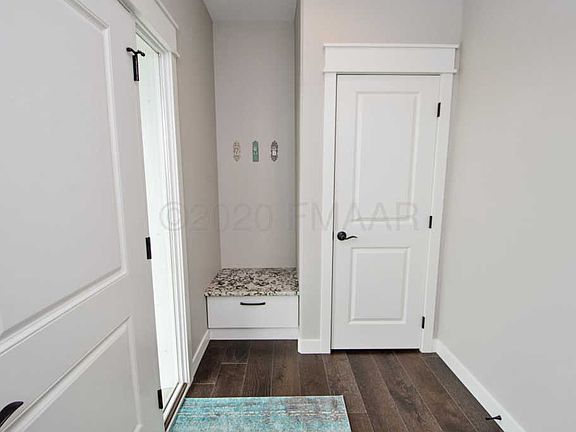 5th image of 976 51st Ave W