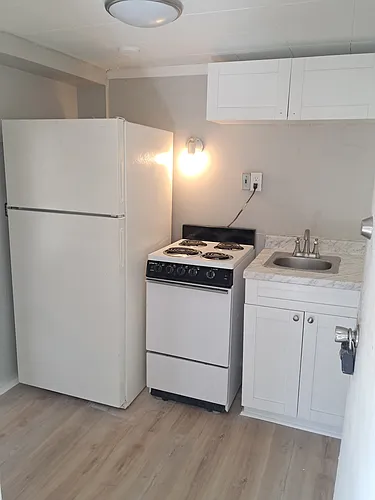 411 24th St W #411 Photo 1