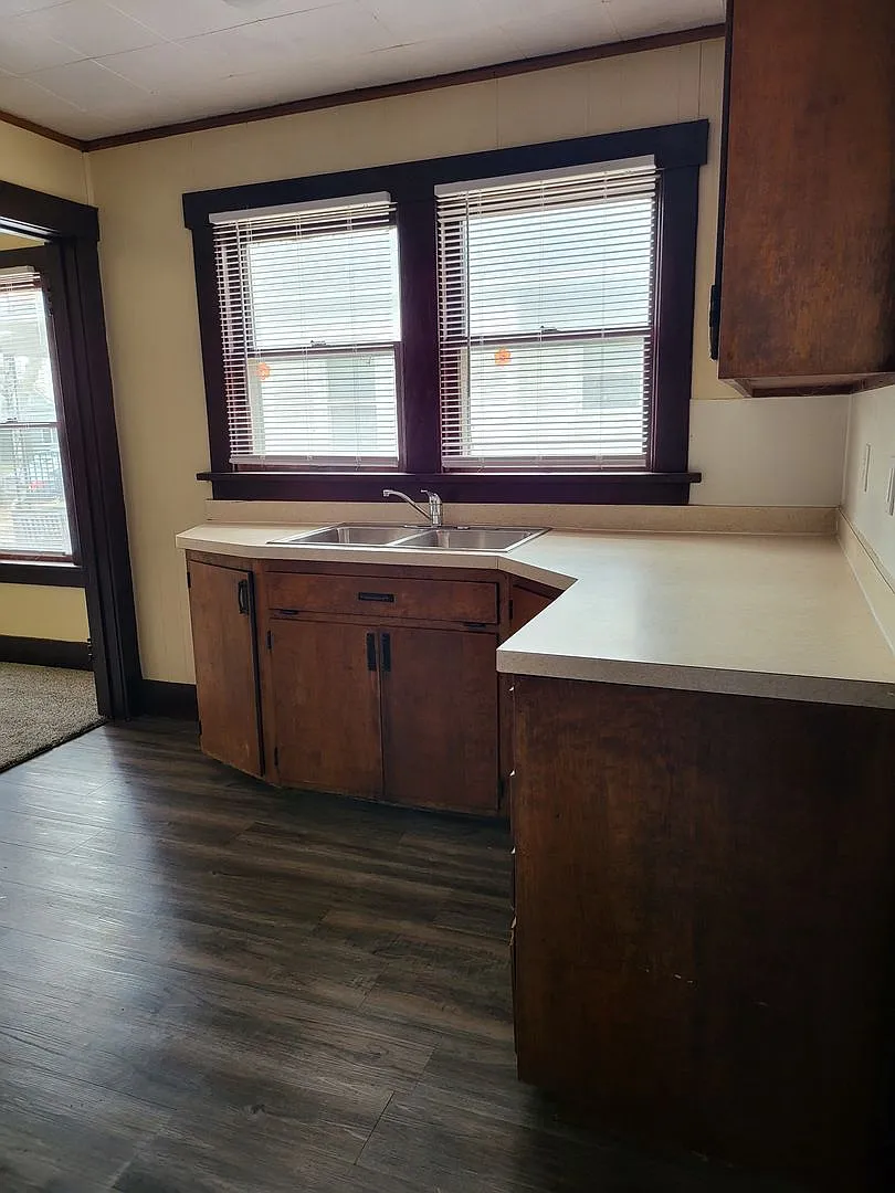 1520 Ivy — Photo 3