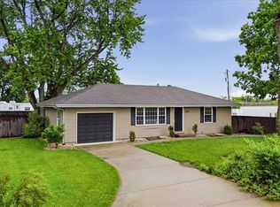 2450 NW Lowenstein Dr, Lees Summit, MO 64081