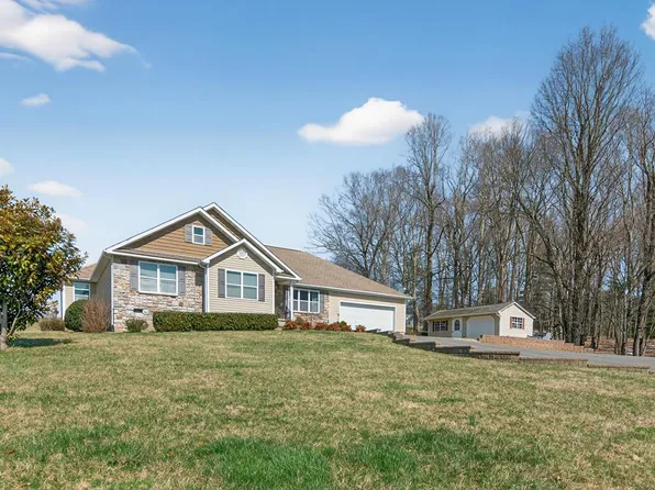 1955B Joy Ranch Rd, Woodlawn, VA 24381