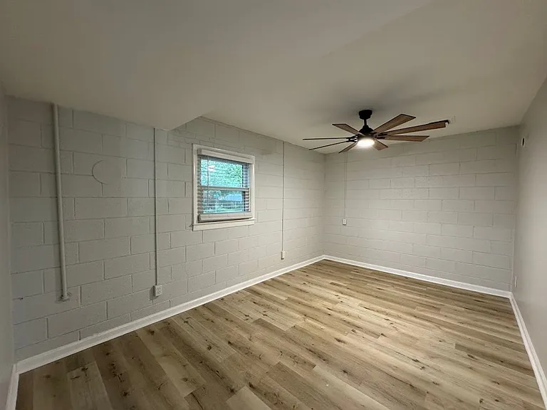 2205 Hathaway Dr — Photo 11