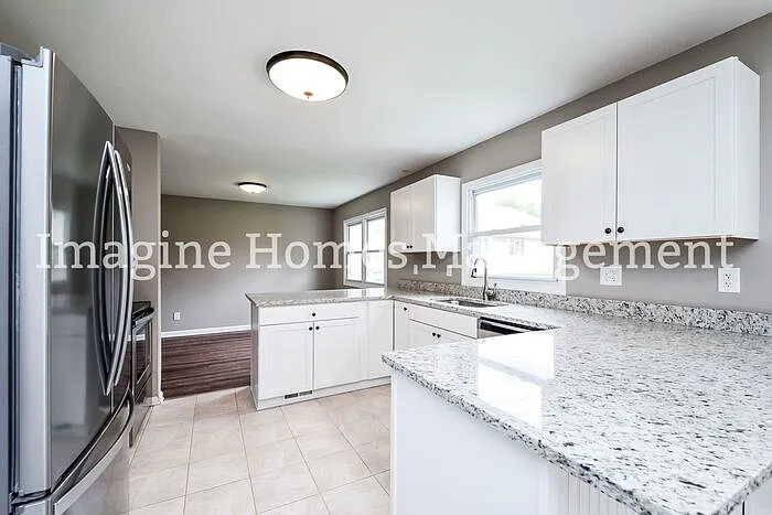 2351 Columbia Rd — Photo 6