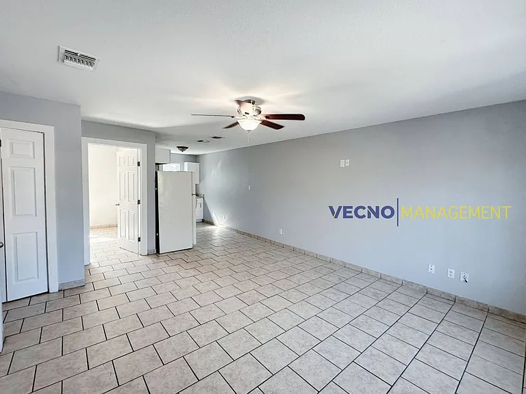 302 Cooper St #201 — Photo 5