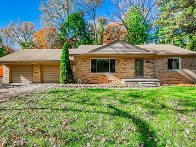 21203 Berg Rd, Southfield, MI, 48033