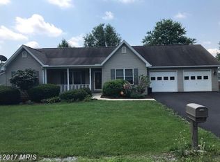 84 Osprey Ln, Falling Waters, WV 25419