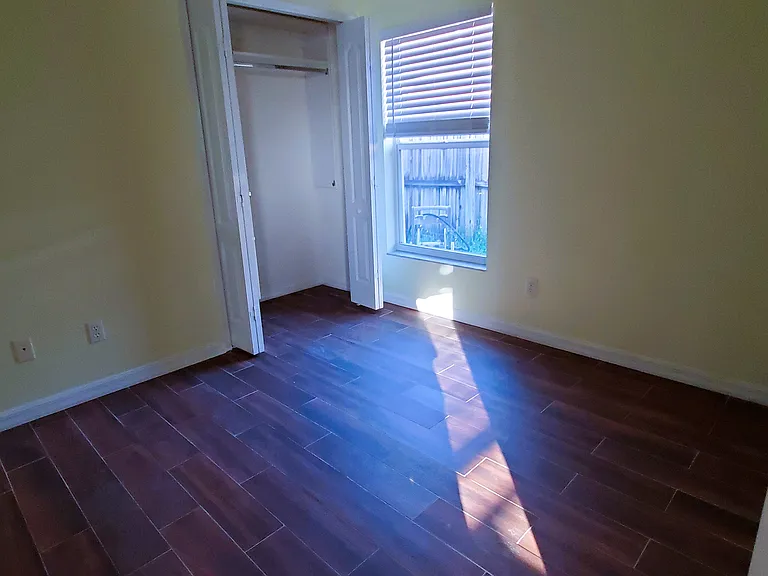 18110 Palm Breeze Dr — Photo 15