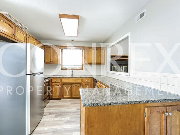 5th image of 600 NE Mimosa Dr