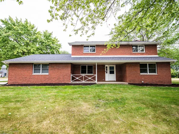301 Van Gogh Ct, Peotone, IL 60468