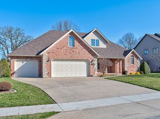 3745 W Randall Rd, Springfield, MO 65810
