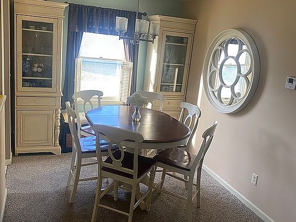 5th image of 42 Bridgewood Ln