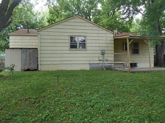 4th image of 705 Marcia Ave