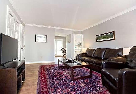 2nd image of 2137 Fairfax Ave APT 12