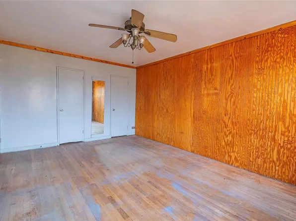 133-01 Booth Memorial Avenue image 8 of 20