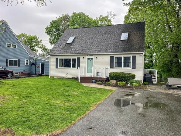 28 Ringgold St, Haverhill, MA 01830