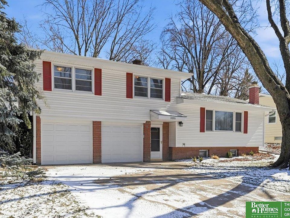 1st image of 3205 S 109th St