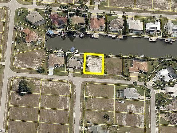 2nd image of 2711 NW 43rd Ave