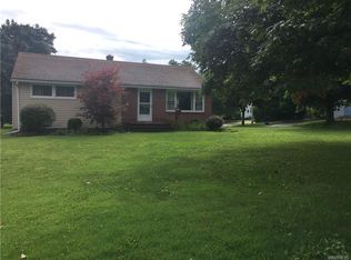 55 Summit St, Le Roy, NY 14482