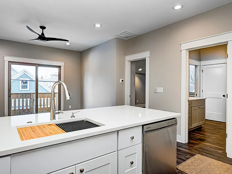 2528 Broadway St #B — Photo 15