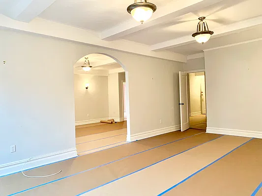 Rented by Arwell Realty | media 3