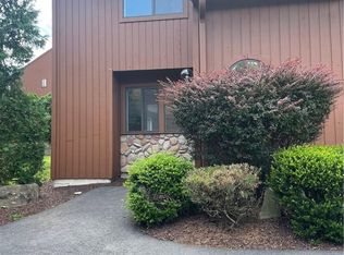 241 Panorama Ct, Poughkeepsie, NY 12603