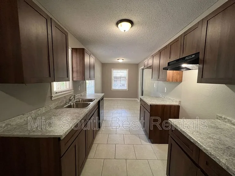 1416 Abernathy Rd — Photo 8