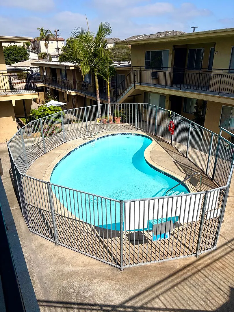 Hallmark Apartment — Photo 3